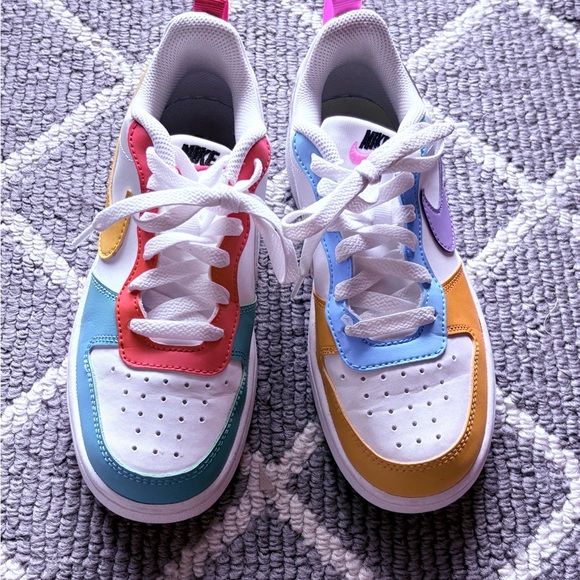 Girls Nike Multi Color Court Borough Sneakers Size 3.5Y - Picture 3 of 6